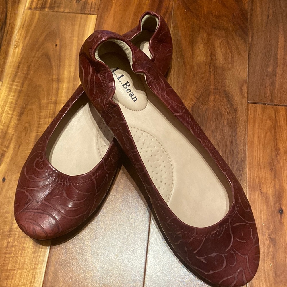 Women’s Size 7 Embossed Leather Burgundy L.L. Bean Ballet Flats- Like New!